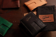 Load image into Gallery viewer, ტყავის საბარათე - (S-110)