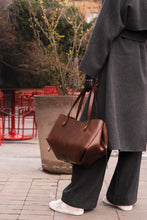 Load image into Gallery viewer, F-138 | ტყავის ჩანთა