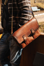 Load image into Gallery viewer, F-139 | ტყავის ჩანთა ლეპტოპისთვის /უნისექსი