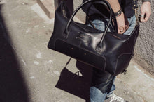 Load image into Gallery viewer, D-101 | ტყავის სამგზავრო ჩანთა, უნისექსი