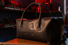 Load image into Gallery viewer, D-101 | ტყავის სამგზავრო ჩანთა, უნისექსი