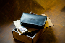 Load image into Gallery viewer, C-102 | სათუთუნე/ნატურალური ტყავი