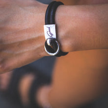 Load image into Gallery viewer, ტყავის სამაჯური ვერცხლის ბალთით (SM-101) (SM-102)