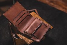 Load image into Gallery viewer, Bi-fold საფულე სახურდით (B-119)