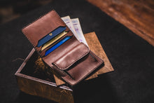 Load image into Gallery viewer, Bi-fold საფულე სახურდით (B-119)