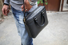 Load image into Gallery viewer, F-119 | ტყავის ჩანთა ლეპტოპისთვის/უნისექსი