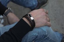 Load image into Gallery viewer, ტყავის სამაჯური ვერცხლის ბალთით (SM-103) (SM-104)