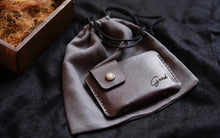 Load image into Gallery viewer, ტყავის საბარათე - (S-109)