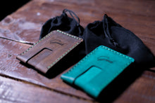 Load image into Gallery viewer, ტყავის საბარათე - (S-110)