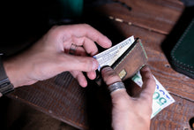 Load image into Gallery viewer, ტყავის საბარათე - (S-110)