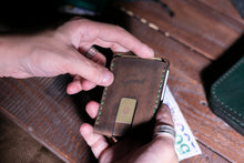 Load image into Gallery viewer, ტყავის საბარათე - (S-110)