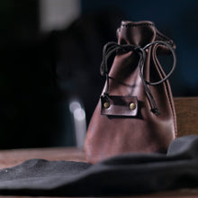 Load image into Gallery viewer, ტყავის ქისა (O-101)