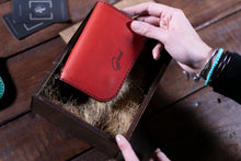 Load image into Gallery viewer, V-108 | ქალის საფულე/ნატურალური ტყავი/ხელნაკეთი