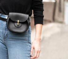 Load image into Gallery viewer, F-115 | ტყავის ჩანთა/Crossbody /ქალი