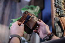 Load image into Gallery viewer, ტყავის საფულე (V-114)