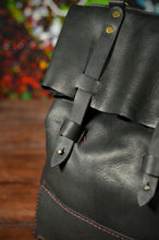 Load image into Gallery viewer, F-109 | ტყავის ზურგჩანთა