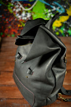 Load image into Gallery viewer, F-109 | ტყავის ზურგჩანთა