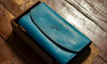 Load image into Gallery viewer, ტყავის ხელჩანთა - (F-118)