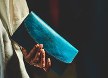 Load image into Gallery viewer, ტყავის ხელჩანთა - (F-118)