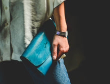 Load image into Gallery viewer, ტყავის ხელჩანთა - (F-118)