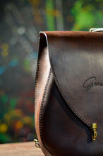 Load image into Gallery viewer, F-113 | ტყავის ზურგჩანთა/ ქალი