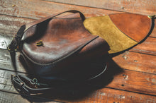 Load image into Gallery viewer, F-113 | ტყავის ზურგჩანთა/ ქალი