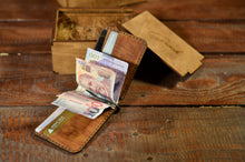 Load image into Gallery viewer, B-109 | Bi-fold საფულე ფულის დამჭერით/ კაცი