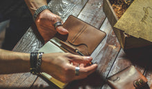 Load image into Gallery viewer, ტყავის ხელნაკეთი ყდა ბლოკნოტისთვის - (N-101)