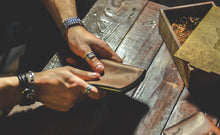 Load image into Gallery viewer, ტყავის ხელნაკეთი ყდა ბლოკნოტისთვის - (N-101)