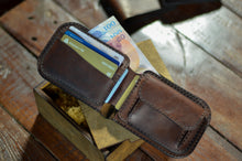 Load image into Gallery viewer, B-113 | კლასიკური Bi-fold საფულე სახურდით / კაცი