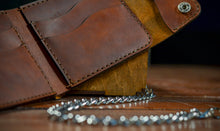 Load image into Gallery viewer, ბაიკერული საფულე, ჯაჭვით (B-117)