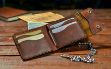 Load image into Gallery viewer, ბაიკერული საფულე, ჯაჭვით (B-117)