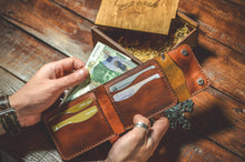 Load image into Gallery viewer, ბაიკერული საფულე, ჯაჭვით (B-117)