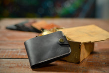 Load image into Gallery viewer, Bi-fold საფულე შესაკრავით - (B-115)