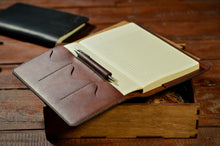 Load image into Gallery viewer, ტყავის ხელნაკეთი ყდა ბლოკნოტისთვის - (N-102)