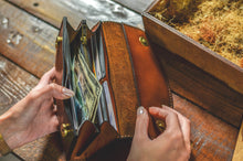 Load image into Gallery viewer, K-104 | ქალის ყველაზე ტევადი საფულე/ქლაჩი