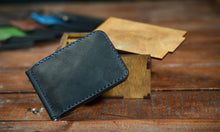 Load image into Gallery viewer, B-114 | Bi-fold საფულე ფულის დამჭერით/ კაცი
