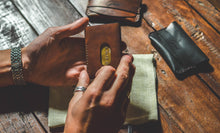 Load image into Gallery viewer, ტყავის საბარათე - (S-107)