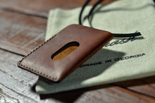 Load image into Gallery viewer, ტყავის საბარათე - (S-107)