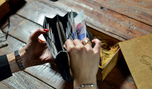 Load image into Gallery viewer, K-104 | ქალის ყველაზე ტევადი საფულე/ქლაჩი