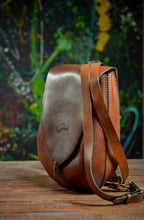 Load image into Gallery viewer, F-112 | ტყავის ზურგჩანთა/ ქალი