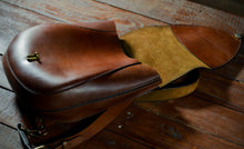 Load image into Gallery viewer, F-112 | ტყავის ზურგჩანთა/ ქალი