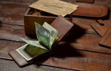 Load image into Gallery viewer, მამაკაცის საფულე, ფულის დამჭერით - (B-112)