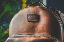 Load image into Gallery viewer, F-116 | ზურგჩანთა/ნატურალური ტყავი/ხელით შეკერილი