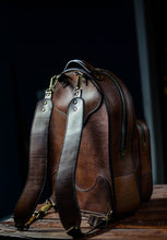 Load image into Gallery viewer, F-116 | ზურგჩანთა/ნატურალური ტყავი/ხელით შეკერილი