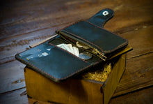 Load image into Gallery viewer, ბაიკერული საფულე ჩამკეტით - (P-111)