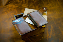Load image into Gallery viewer, ბაიკერული საფულე ჩამკეტით - (P-111)