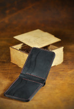 Load image into Gallery viewer, კლასიკური Bi-fold საფულე - (B-110)