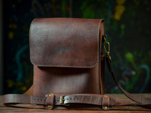 Load image into Gallery viewer, F-107 | ტყავის ჩანთა/Crossbody (Size L)