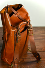 Load image into Gallery viewer, F-109 | ტყავის ზურგჩანთა